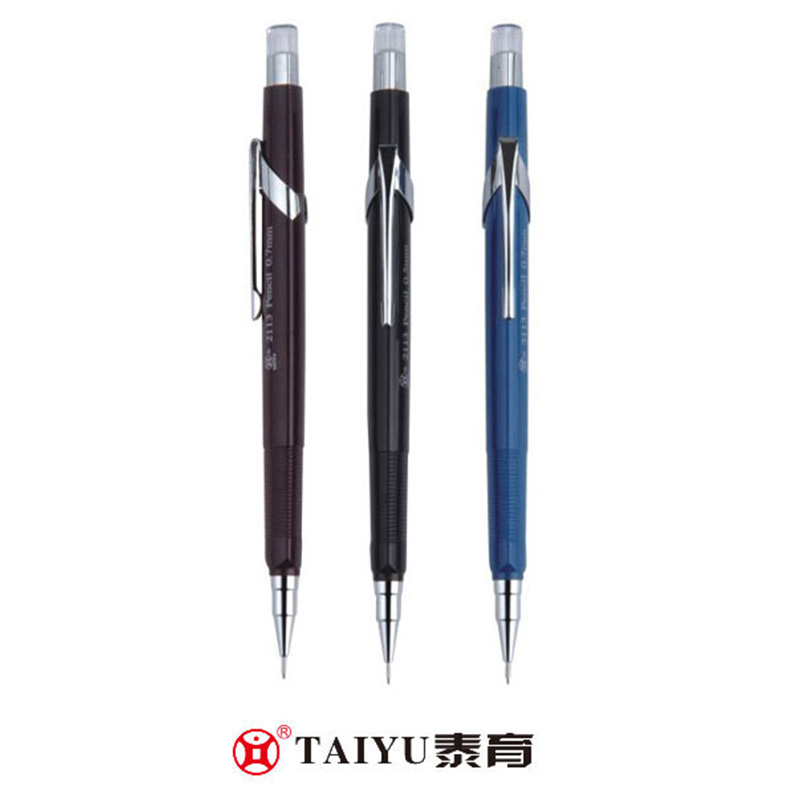 Les étudiants utilisent un porte-mine avec un ruban Morandi et un porte-mine à pointe métallique 2113